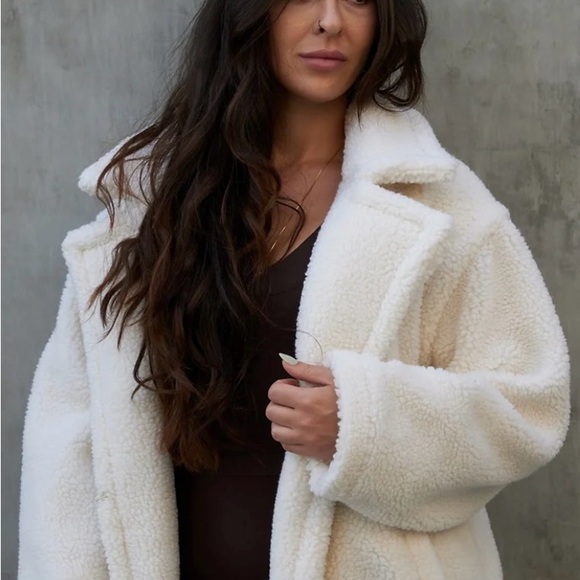 Fabletics Teddy Coat - Picture 3 of 3